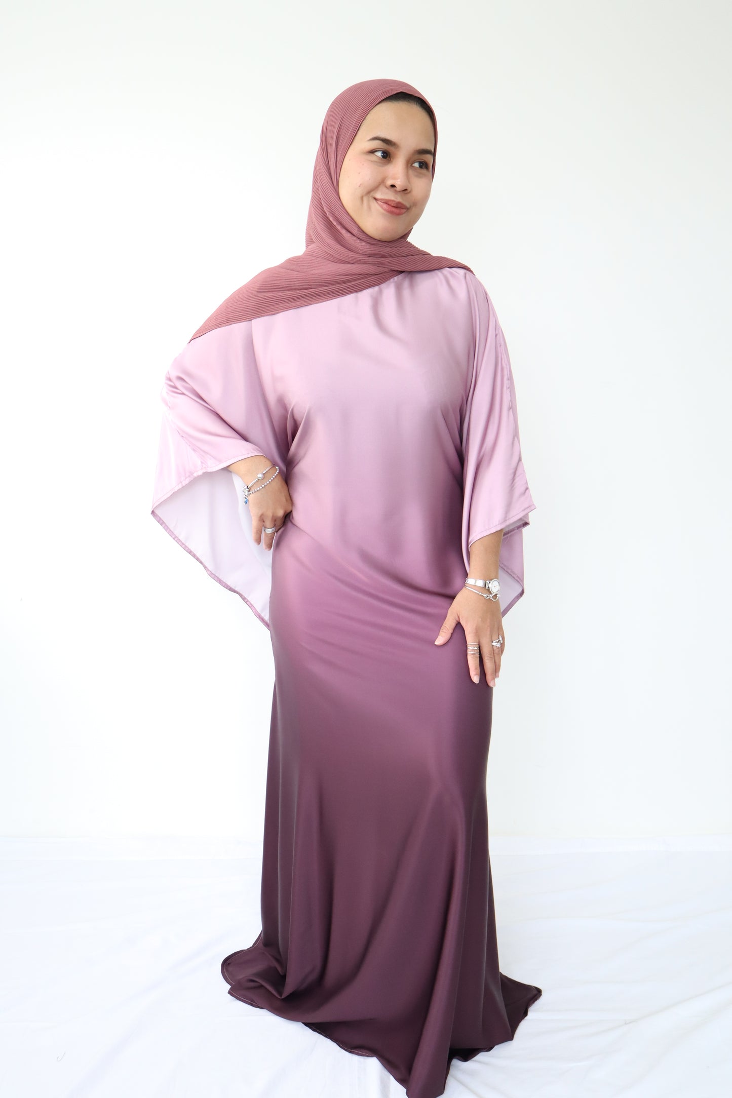 Namelis Gradient batwing Satin Abaya - Mauve