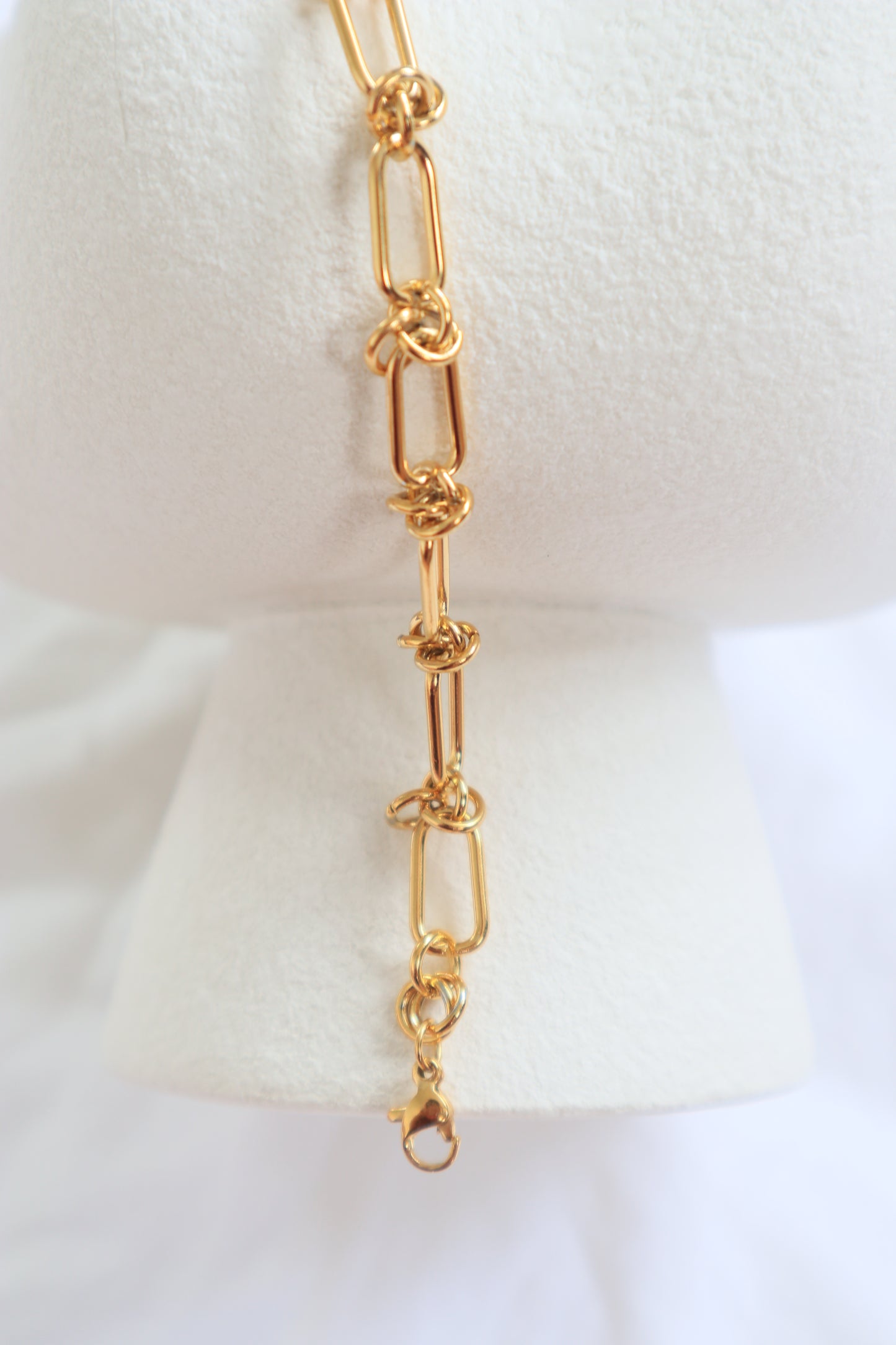 Knot chain bracelet