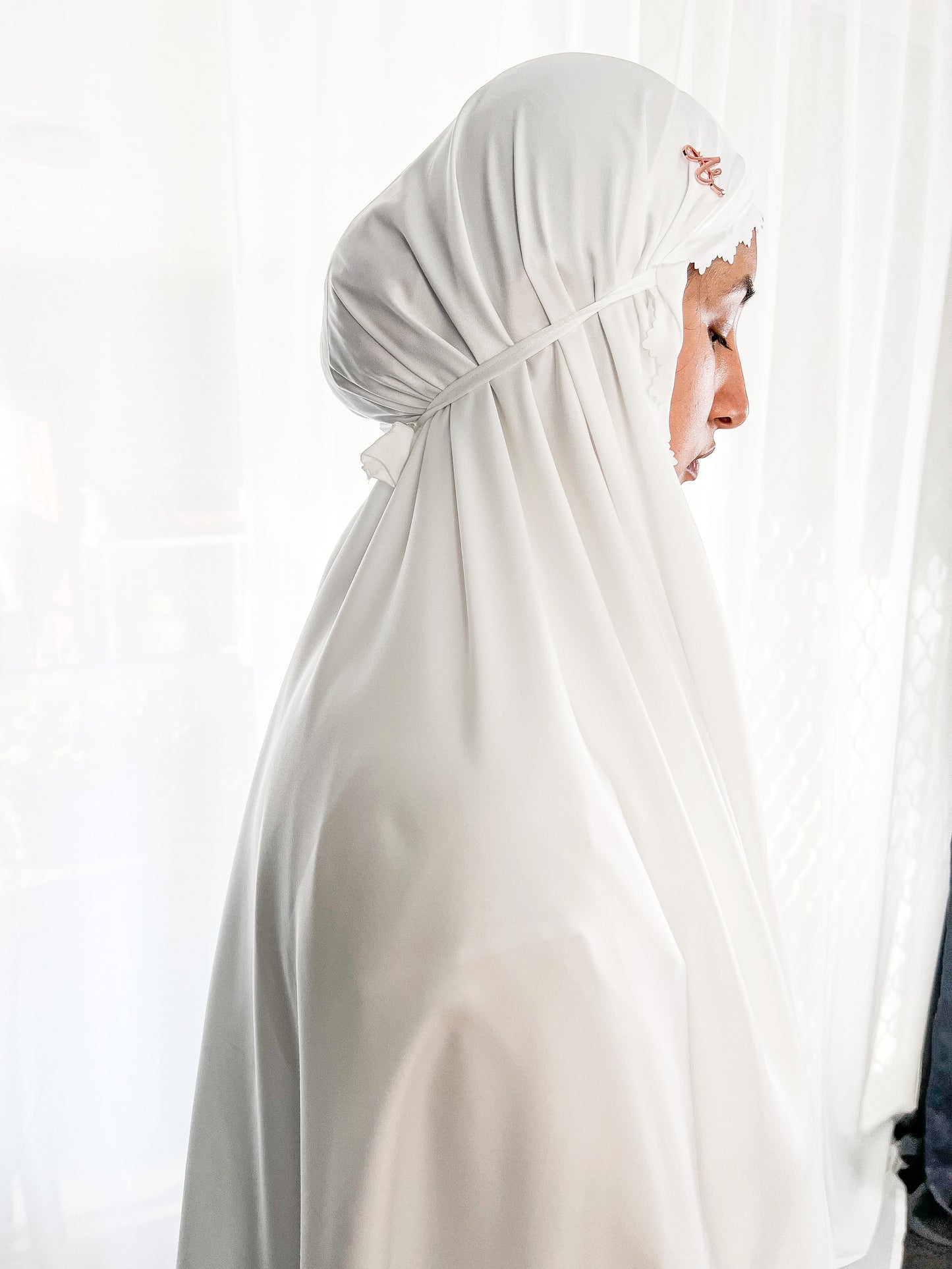 Woman Prayer Clothes- Silky White