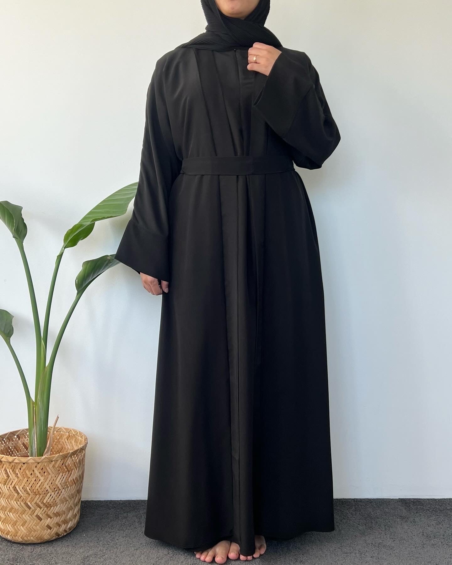 Taal Abaya set - Black ( Sleveeless inner + outer + pocket )