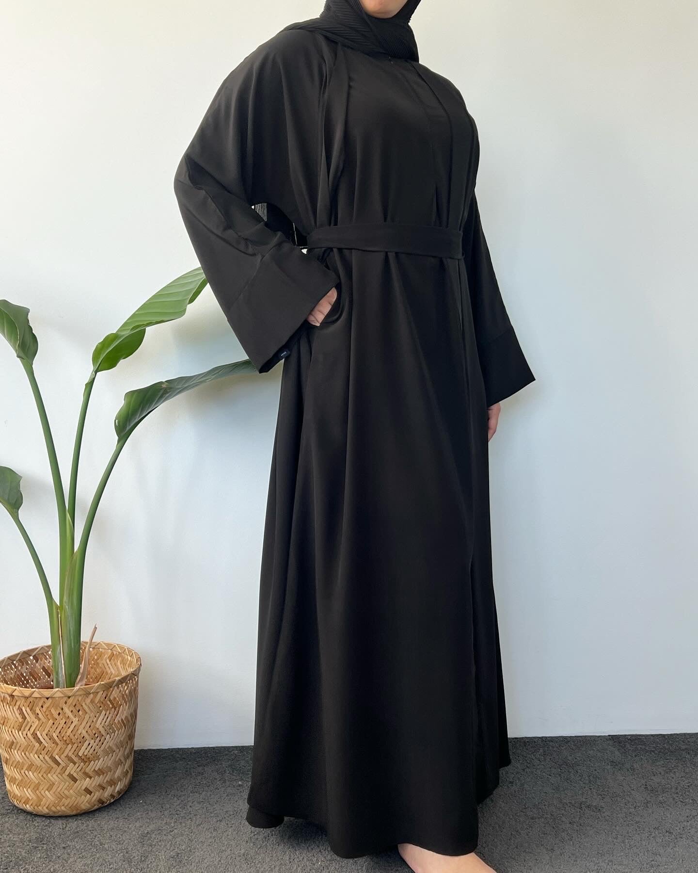 Taal Abaya set - Black ( Sleveeless inner + outer + pocket )