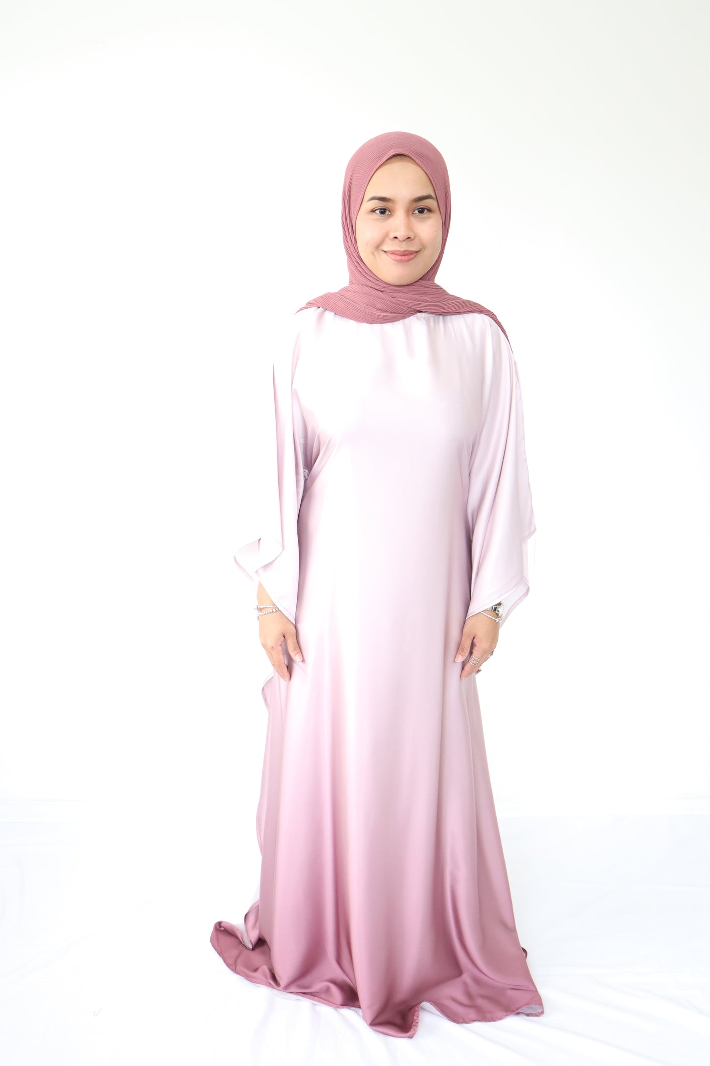 Namelis Gradient batwing Satin Abaya- Soft Lilac