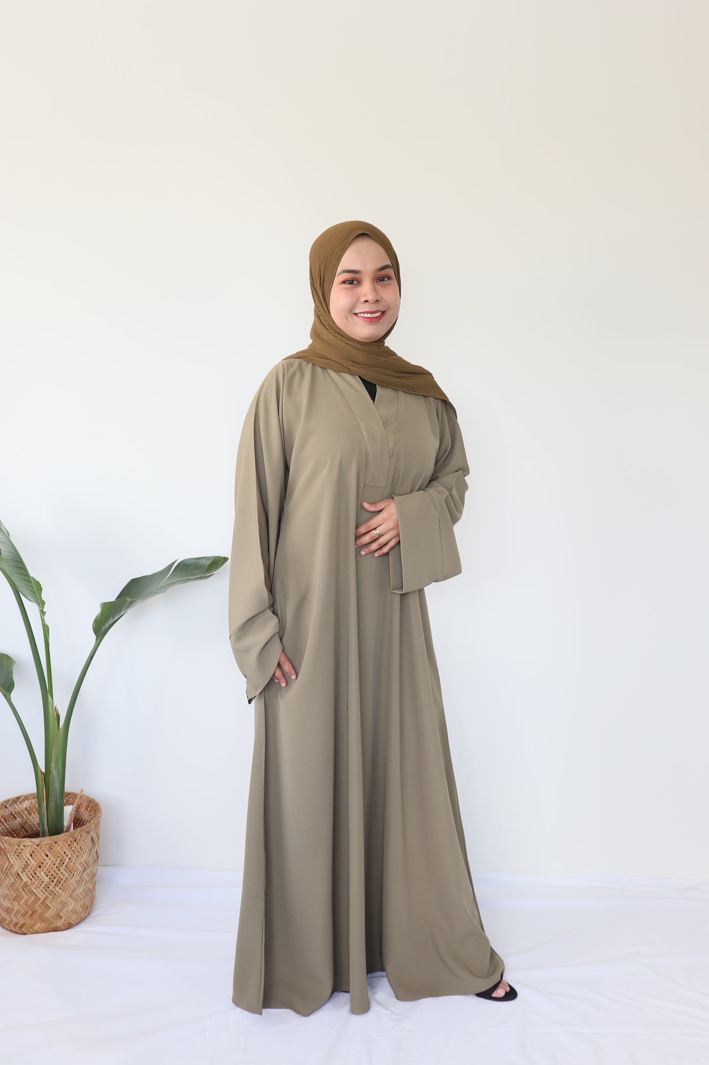 Aisha Basic Abaya - Green Fossil