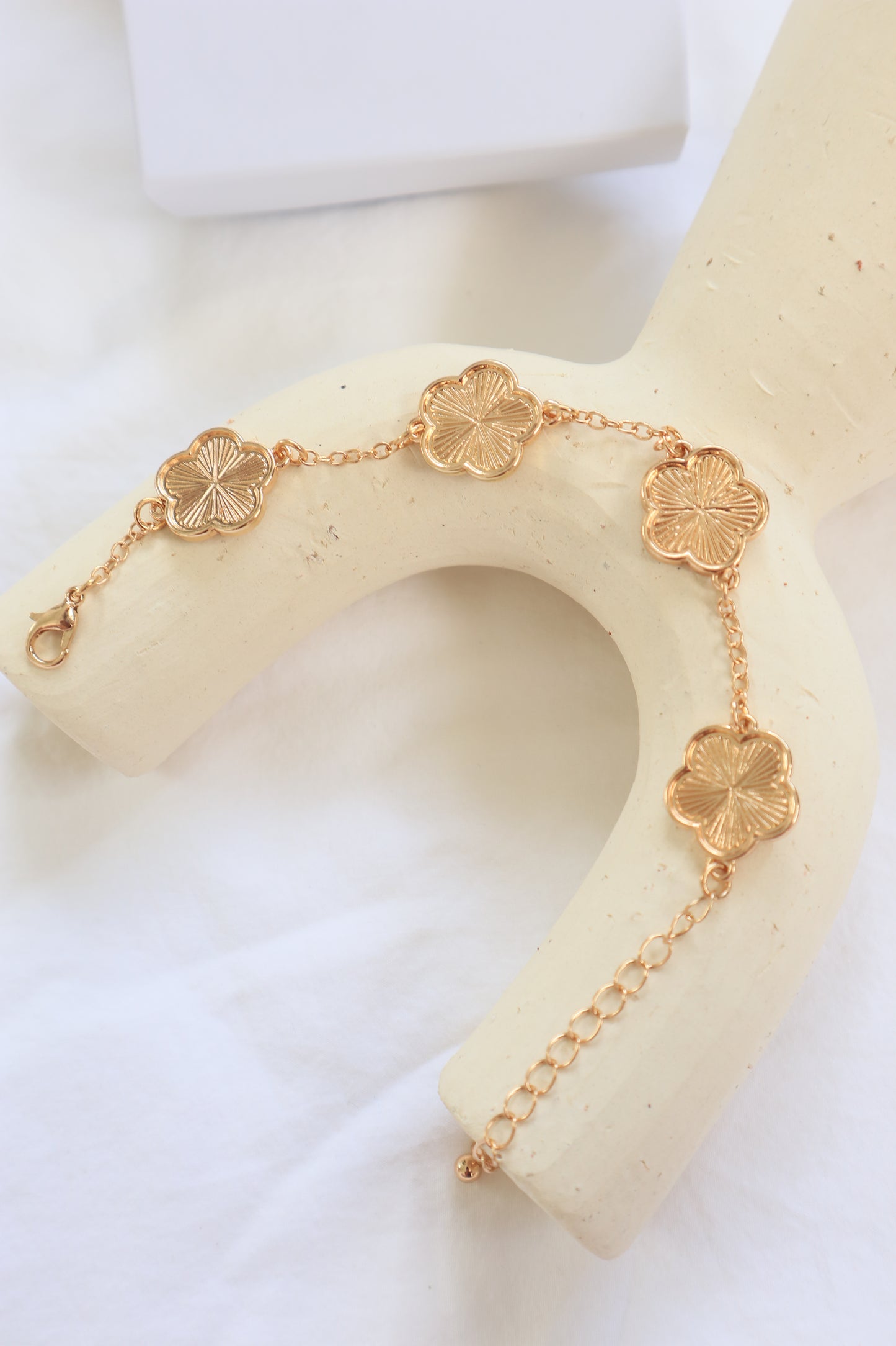 Gold Clove Flower Bracelet