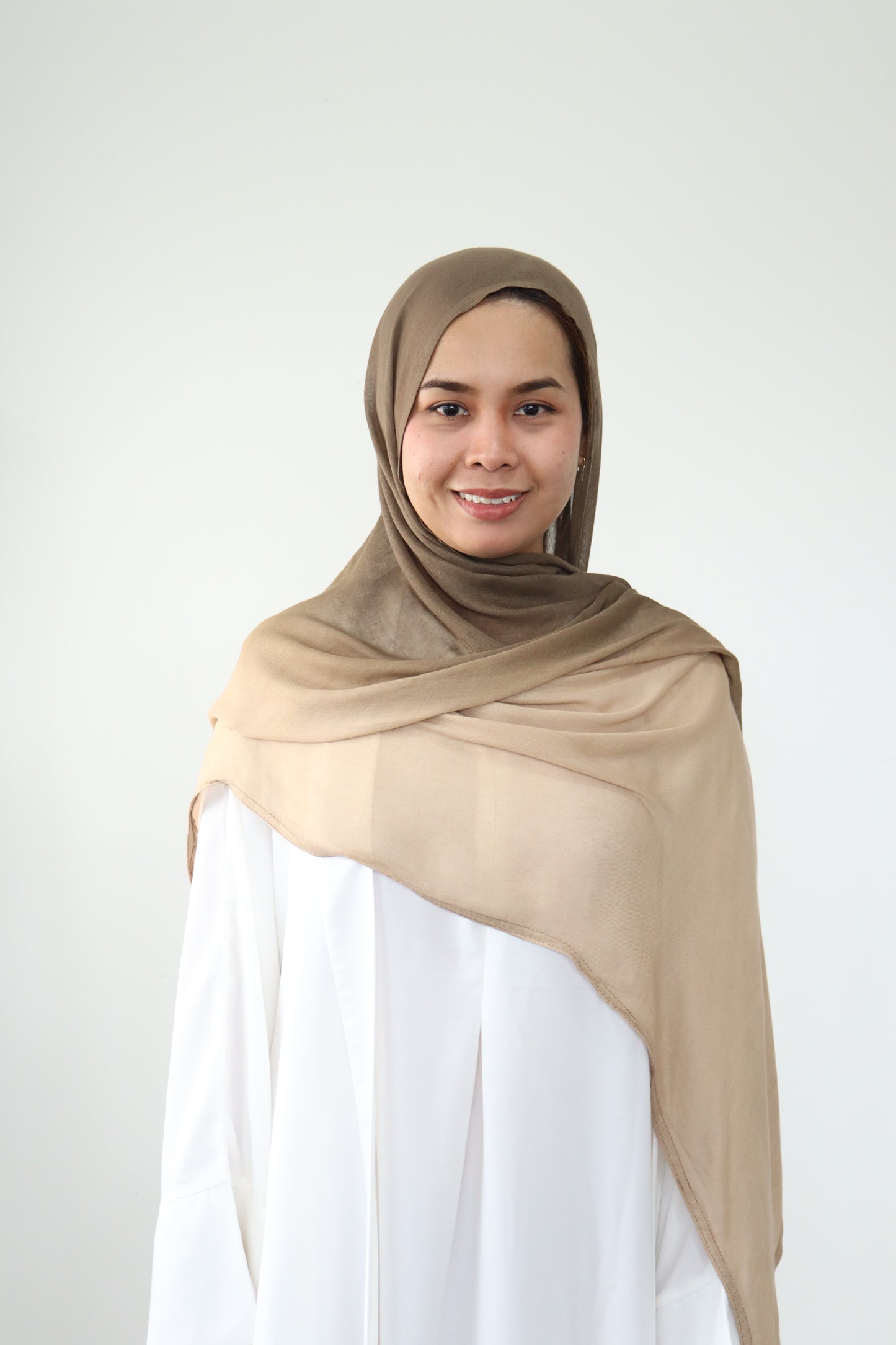 Gradient Modal Hijab - Latte