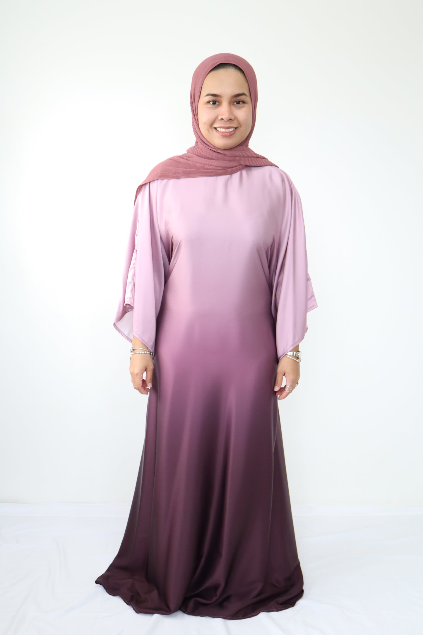 Namelis Gradient batwing Satin Abaya - Mauve