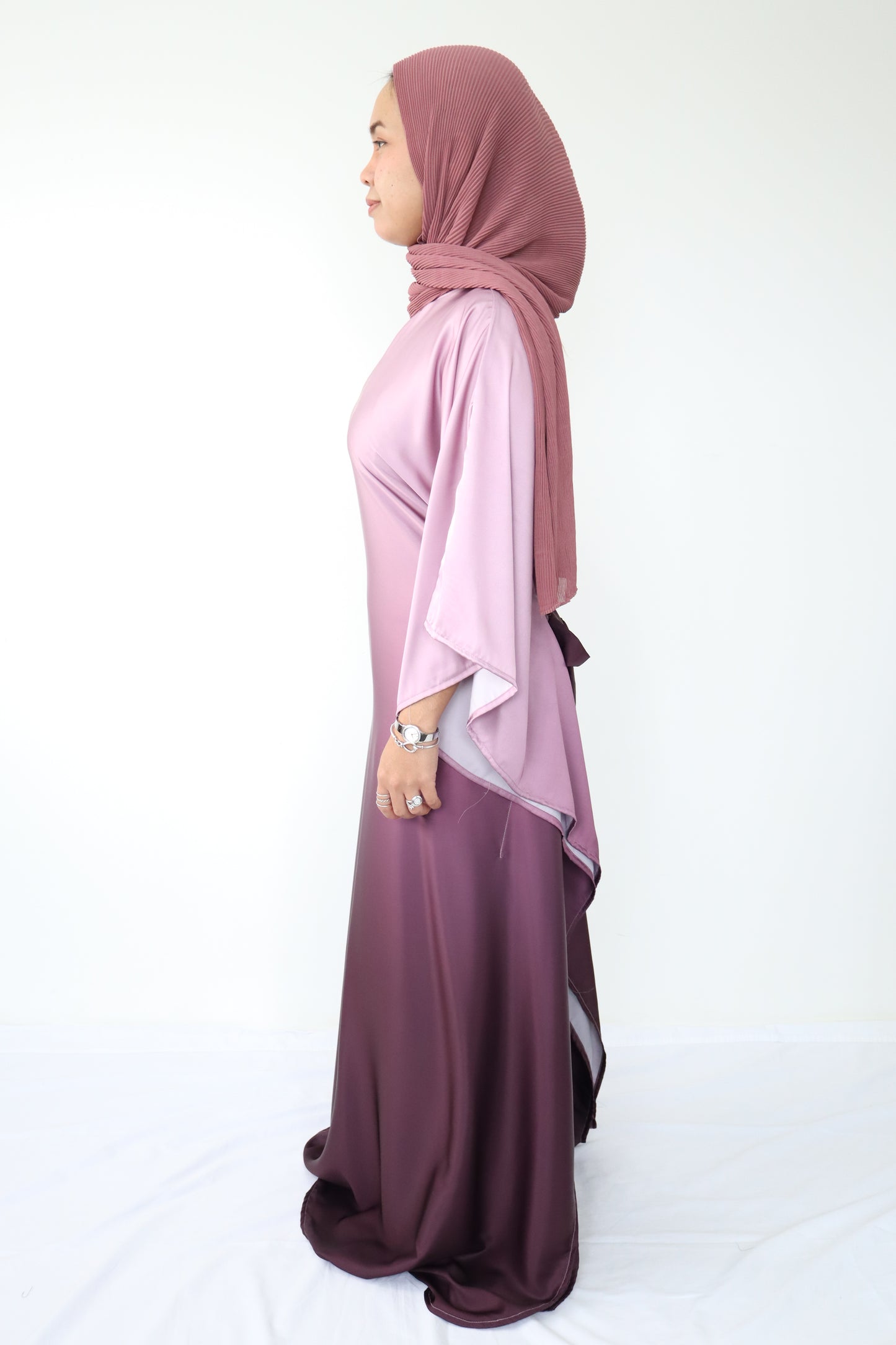 Namelis Gradient batwing Satin Abaya - Mauve