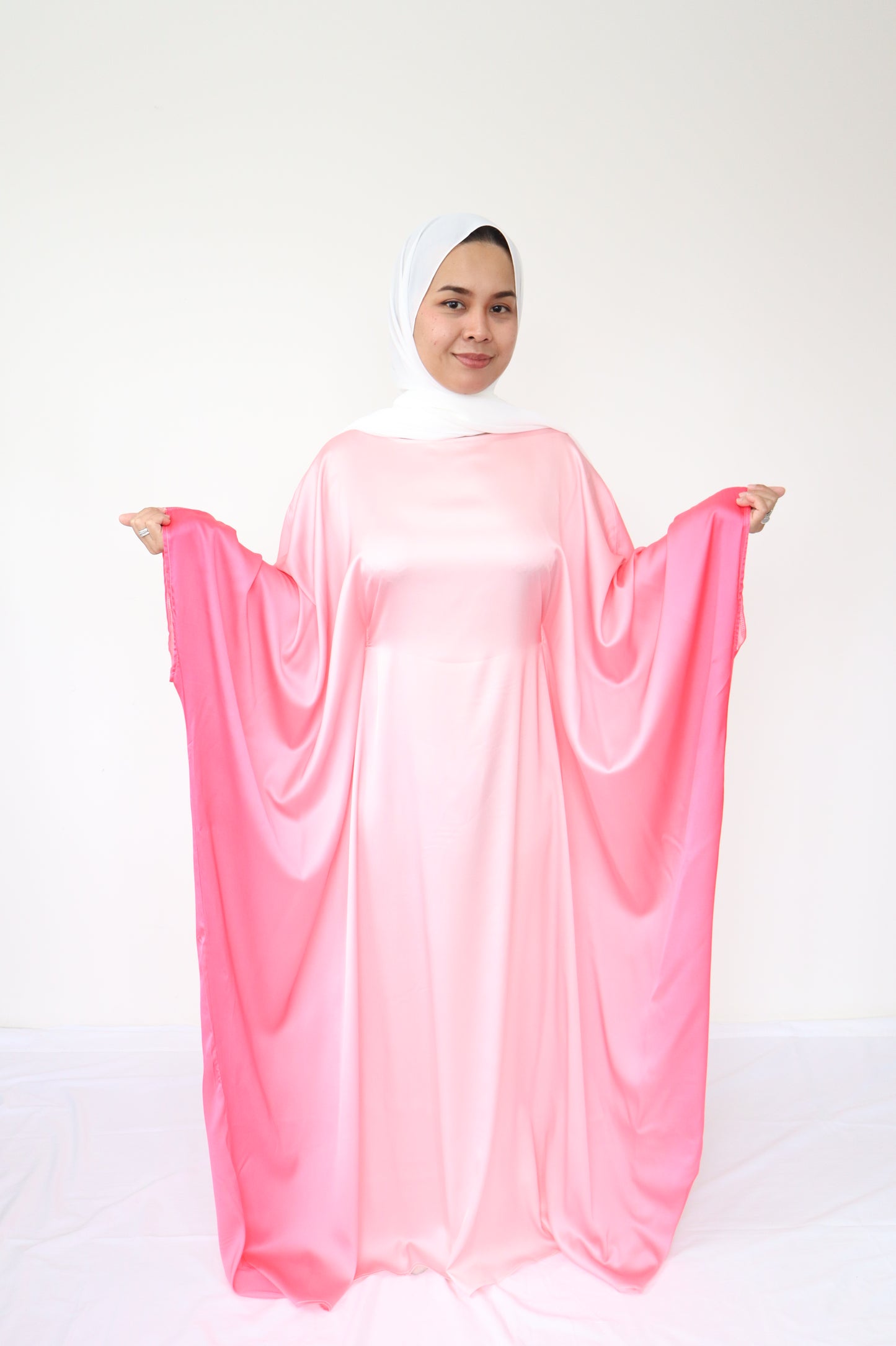 Jasmin Gradient batwing Satin Abaya - Blush
