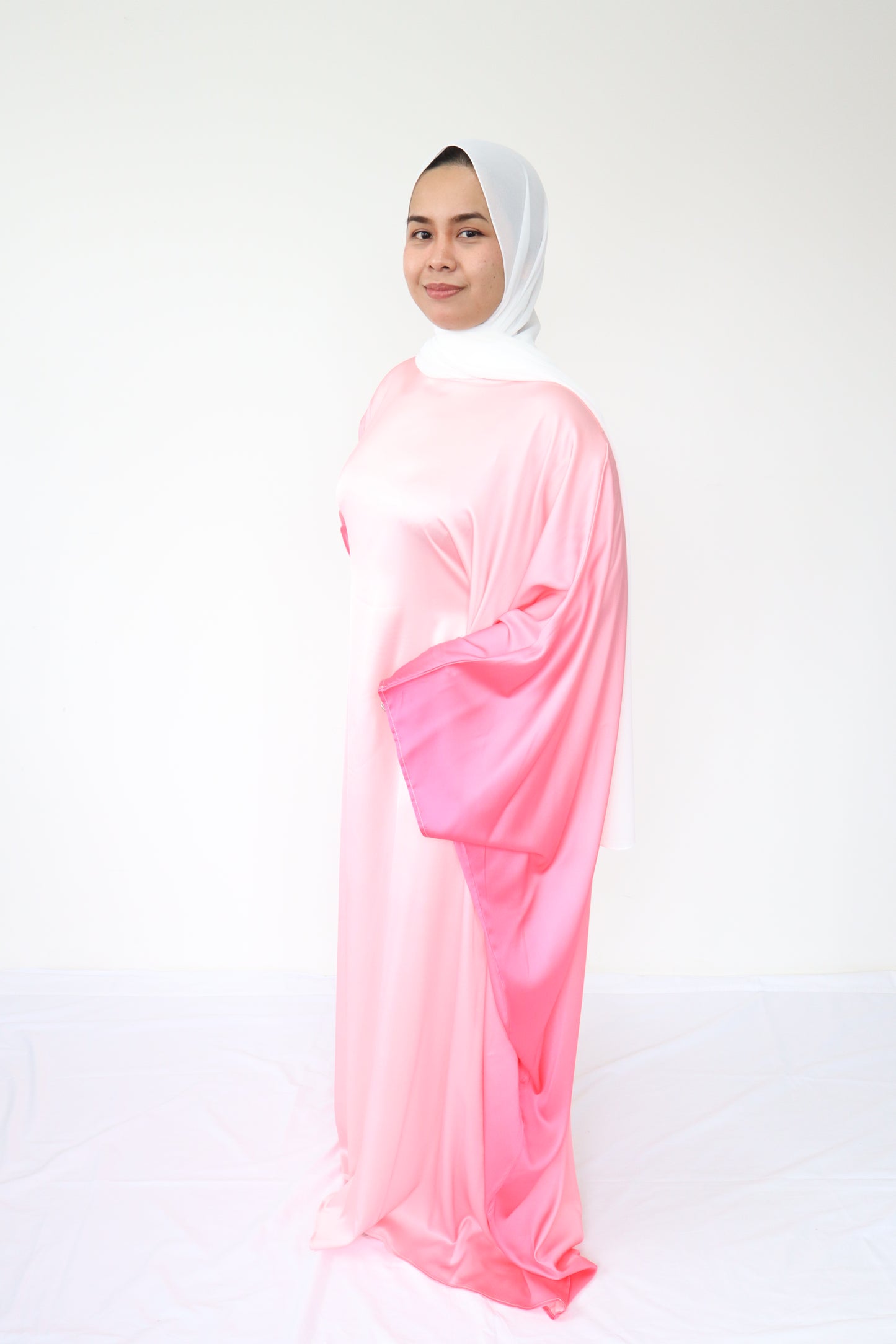Jasmin Gradient batwing Satin Abaya - Blush