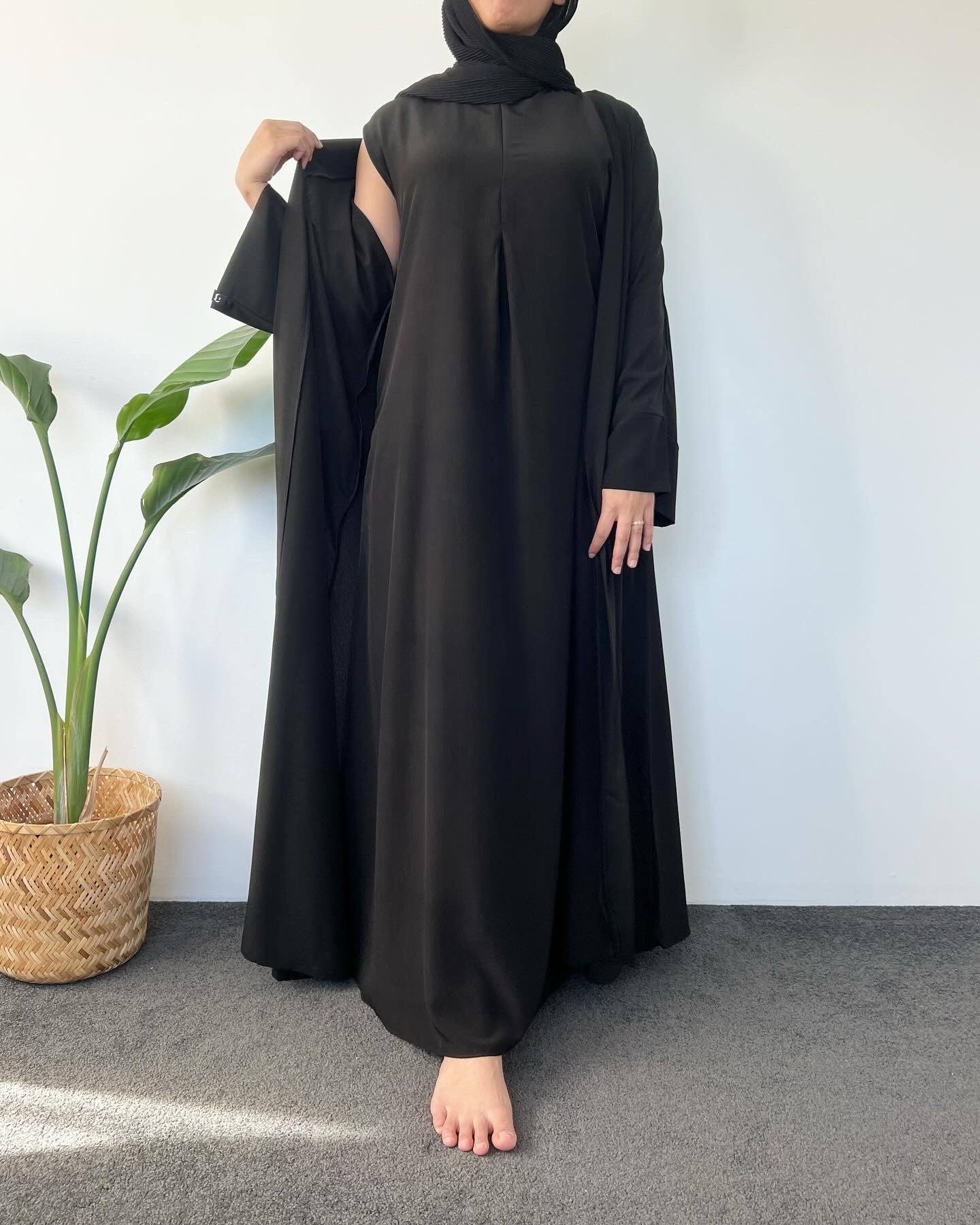 Taal Abaya set - Black ( Sleveeless inner + outer + pocket )