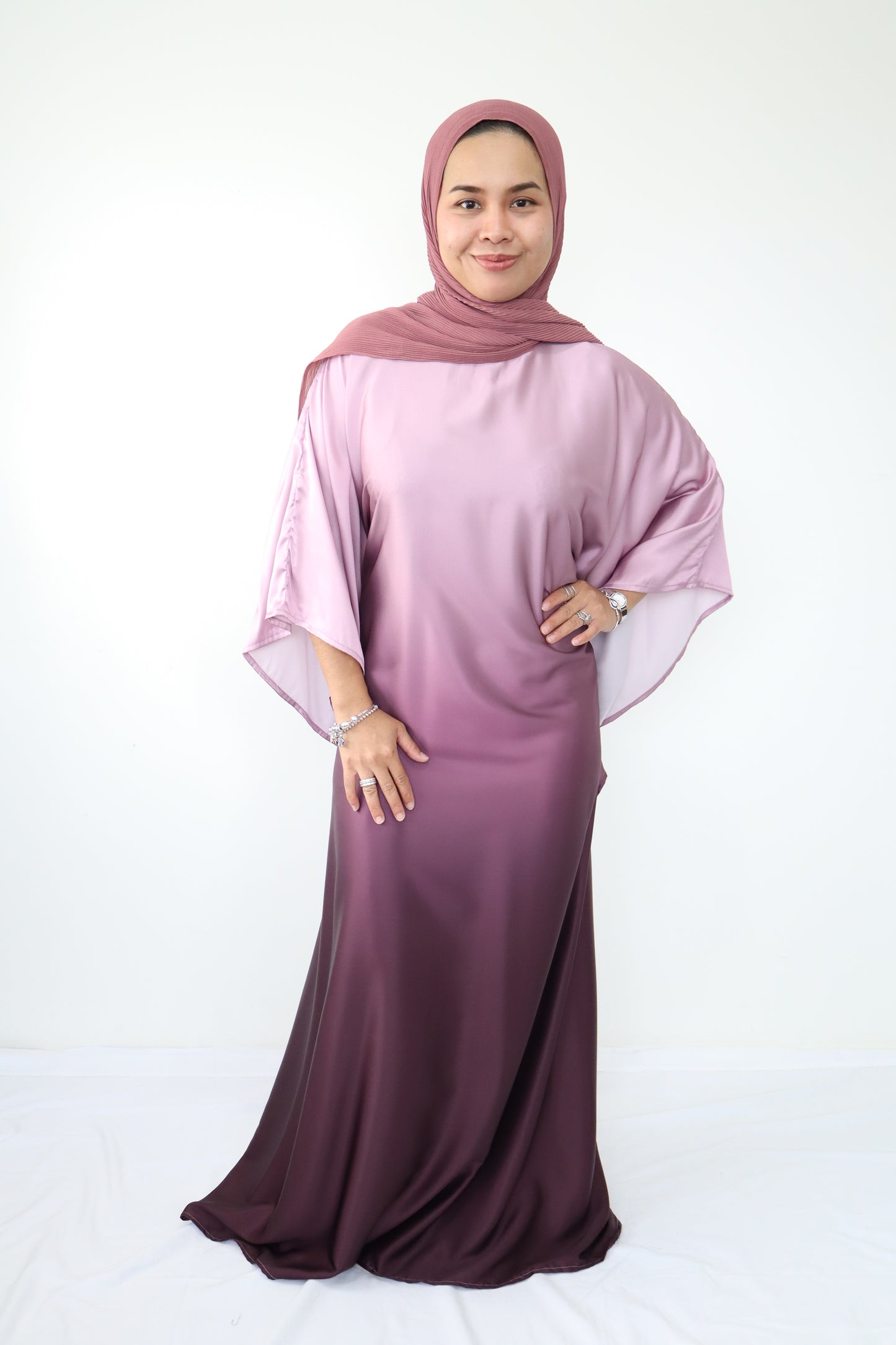 Namelis Gradient batwing Satin Abaya - Mauve
