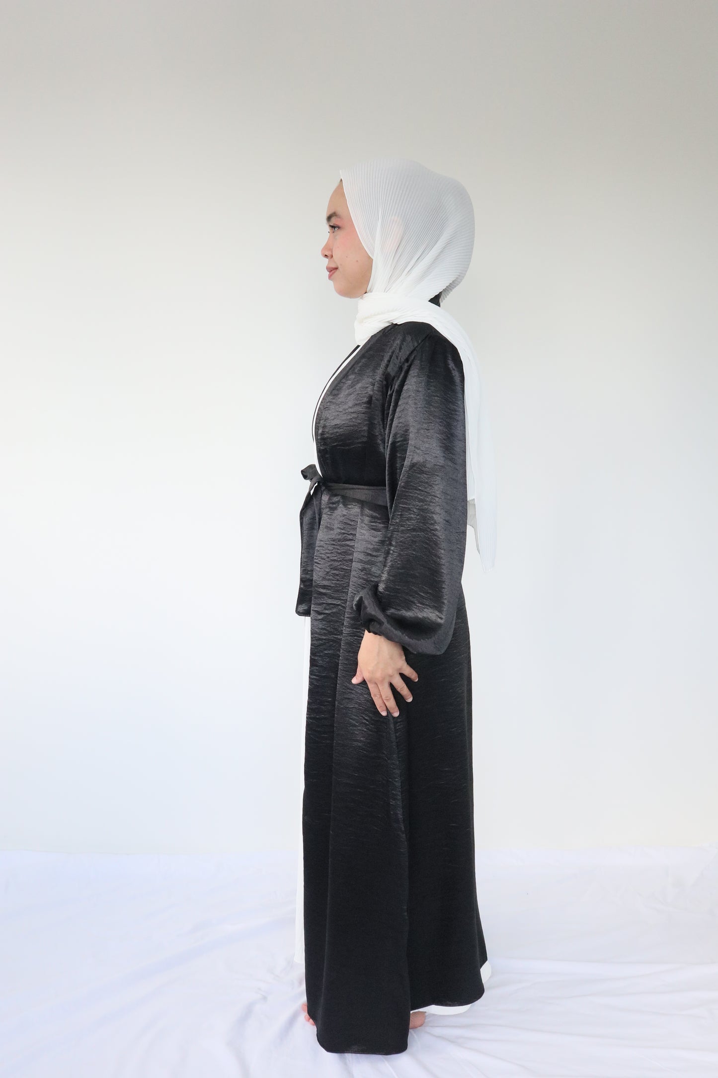 Zalina Abaya + slip dress - Black