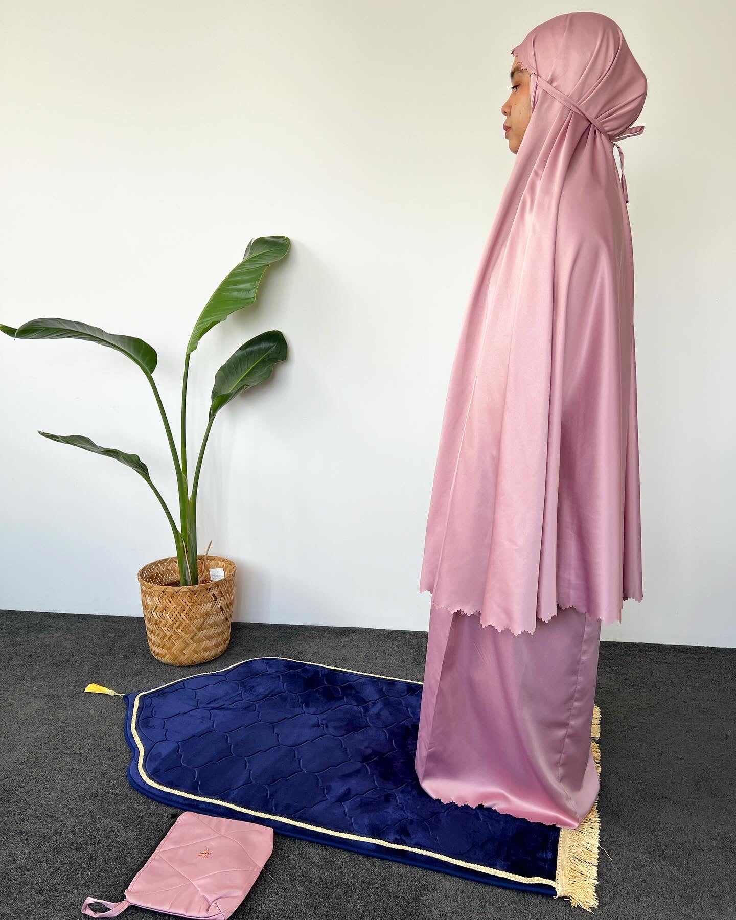 Woman Prayer Clothes - Silky Dusty Pink