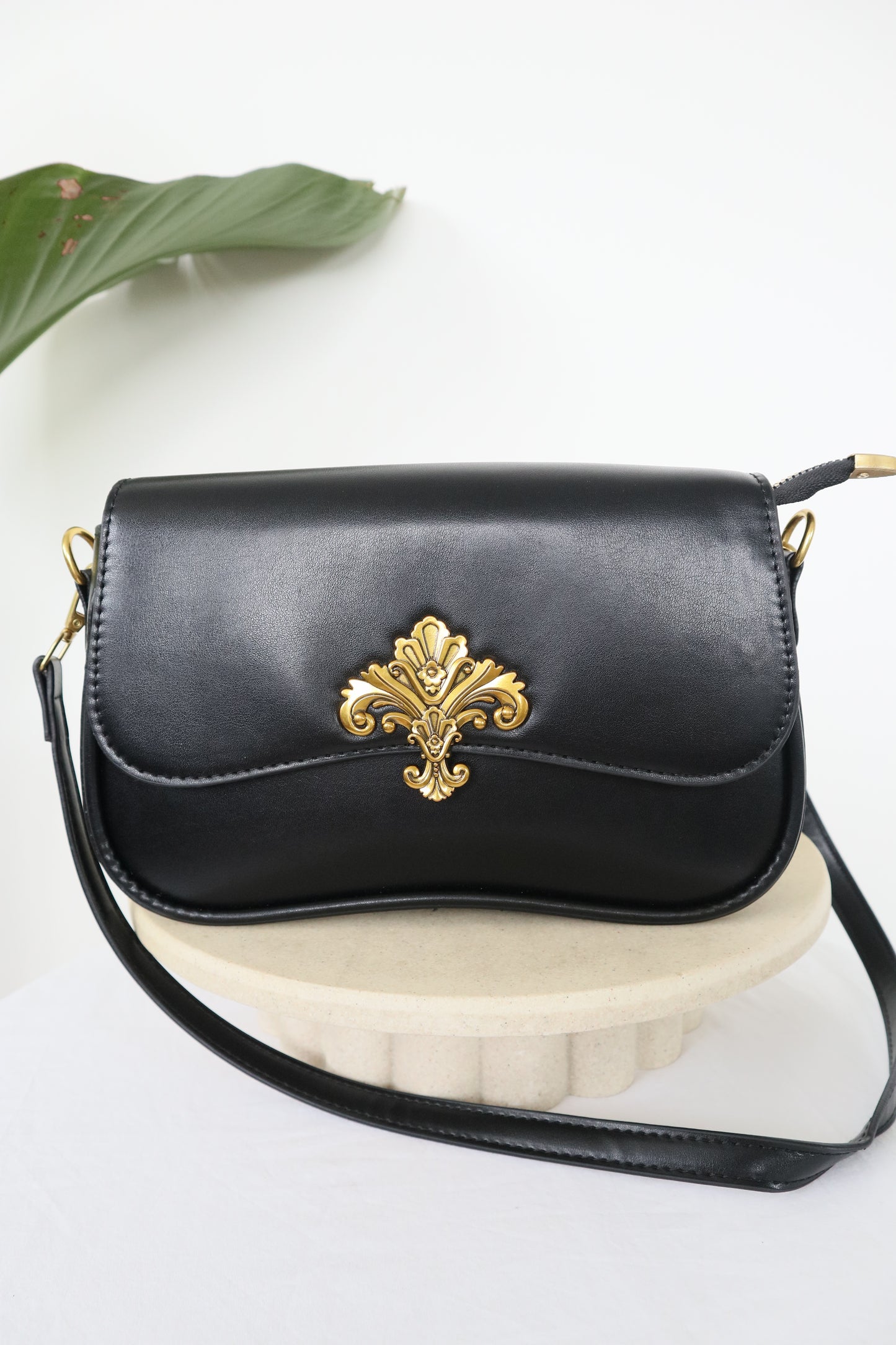 Flap shoulder bag - Vegan Leather