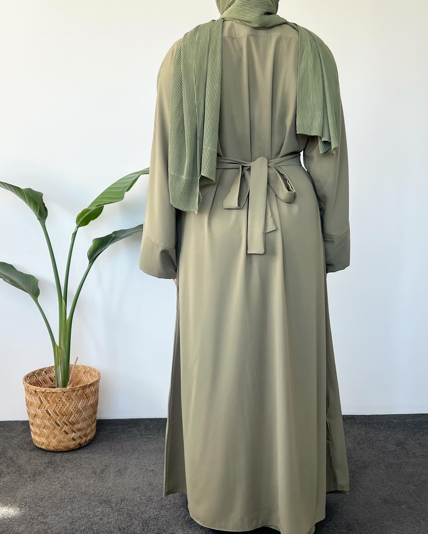 Taal Abaya set - Green fossil ( Sleveeless inner + outer + pocket )