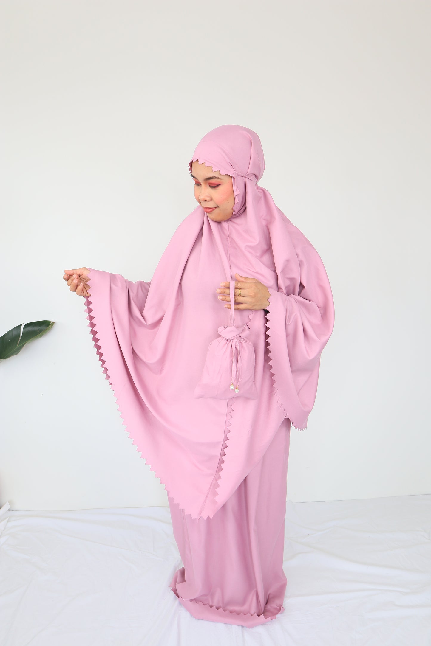 Travel Woman Prayer Clothes