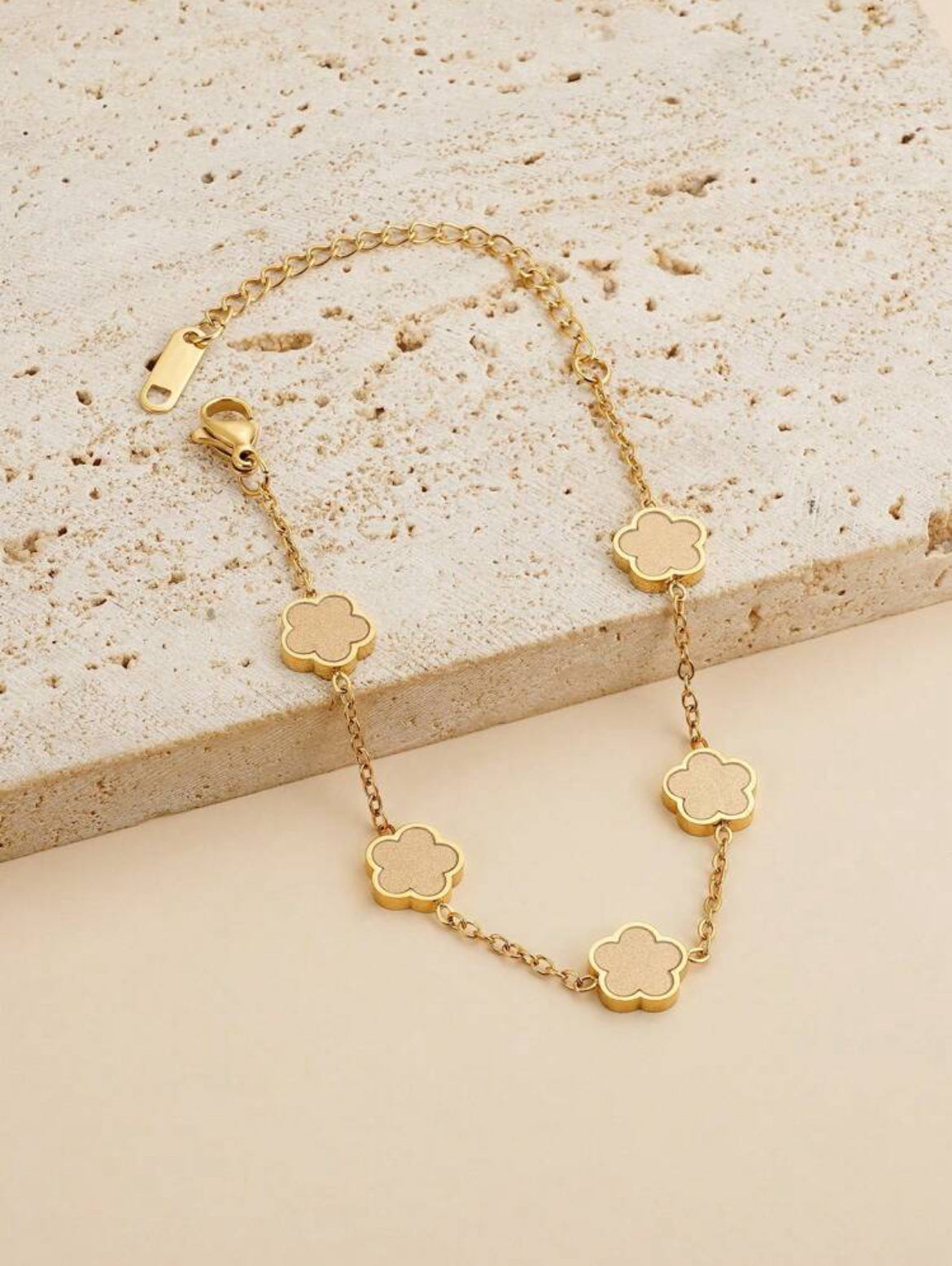 Clover gold mini bracelets