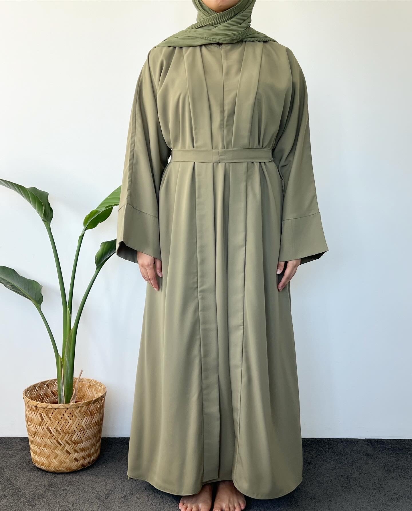 Taal Abaya set - Green fossil ( Sleveeless inner + outer + pocket )