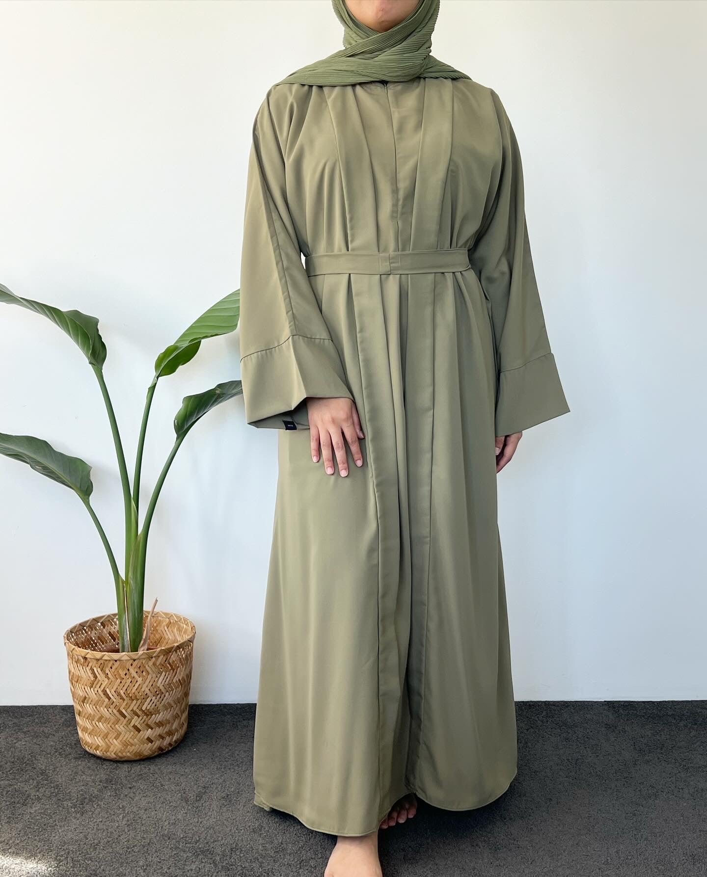 Taal Abaya set - Green fossil ( Sleveeless inner + outer + pocket )