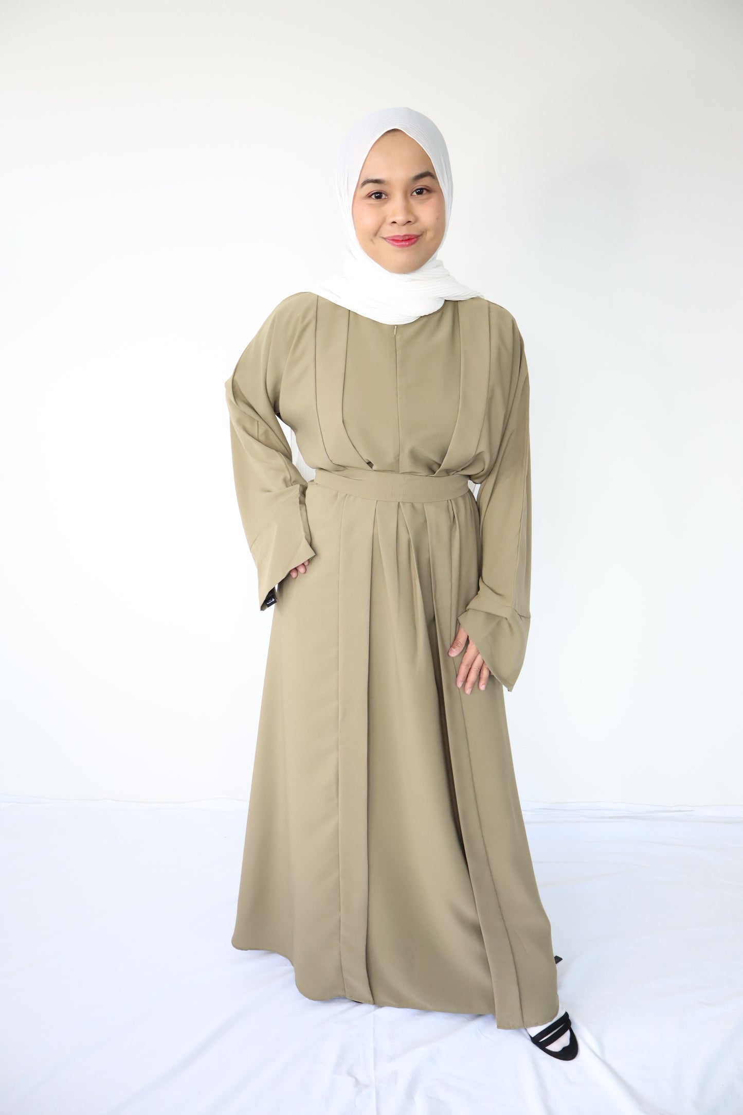 Taal Abaya set - Green fossil ( Sleveeless inner + outer + pocket )