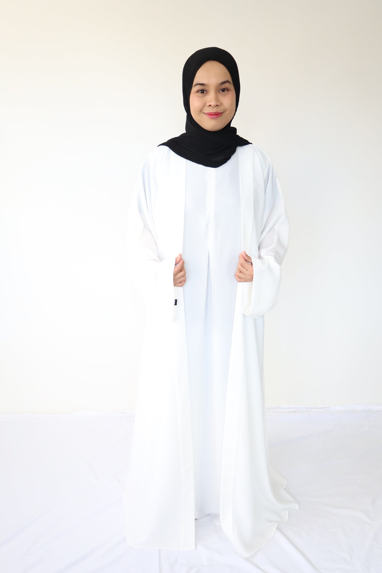 Taal Abaya set - White ( Sleveeless inner + outer + pocket )