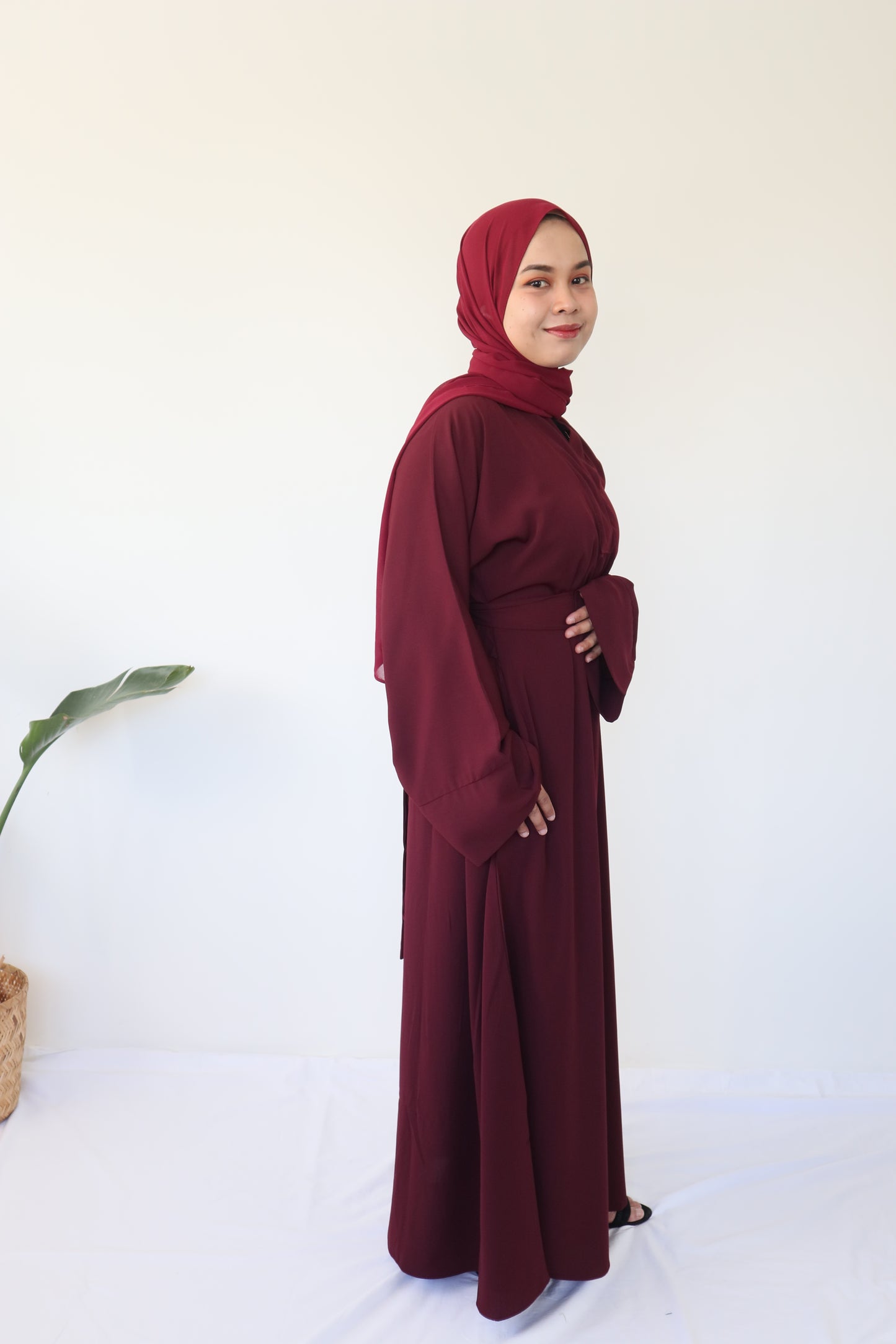 Aisha Basic Abaya - Maroon