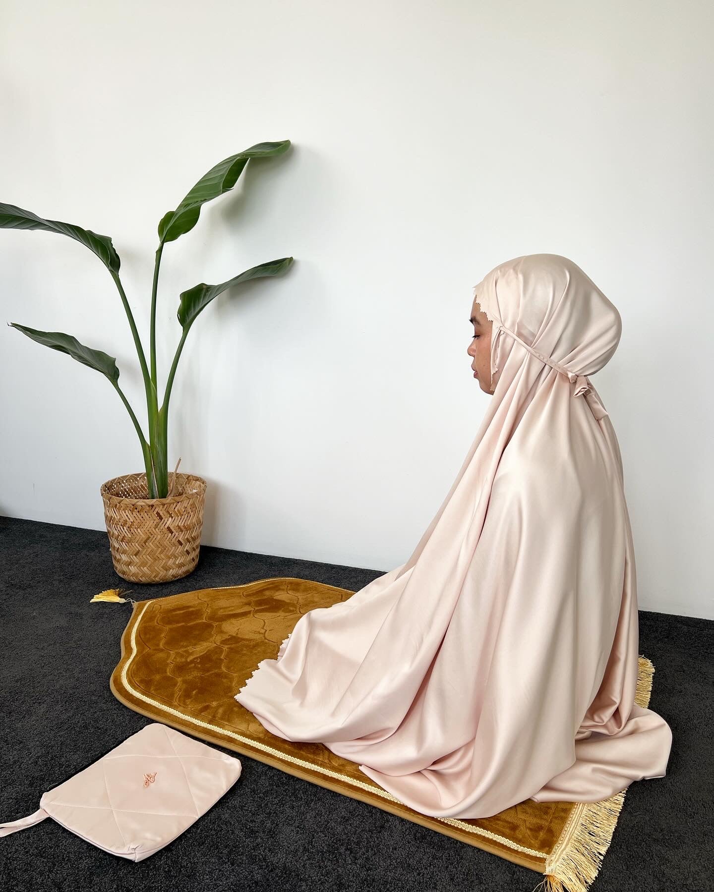 Woman Prayer Clothes - Silky Khaki