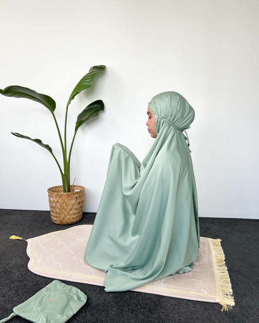 Woman Prayer Clothes - Silky Green
