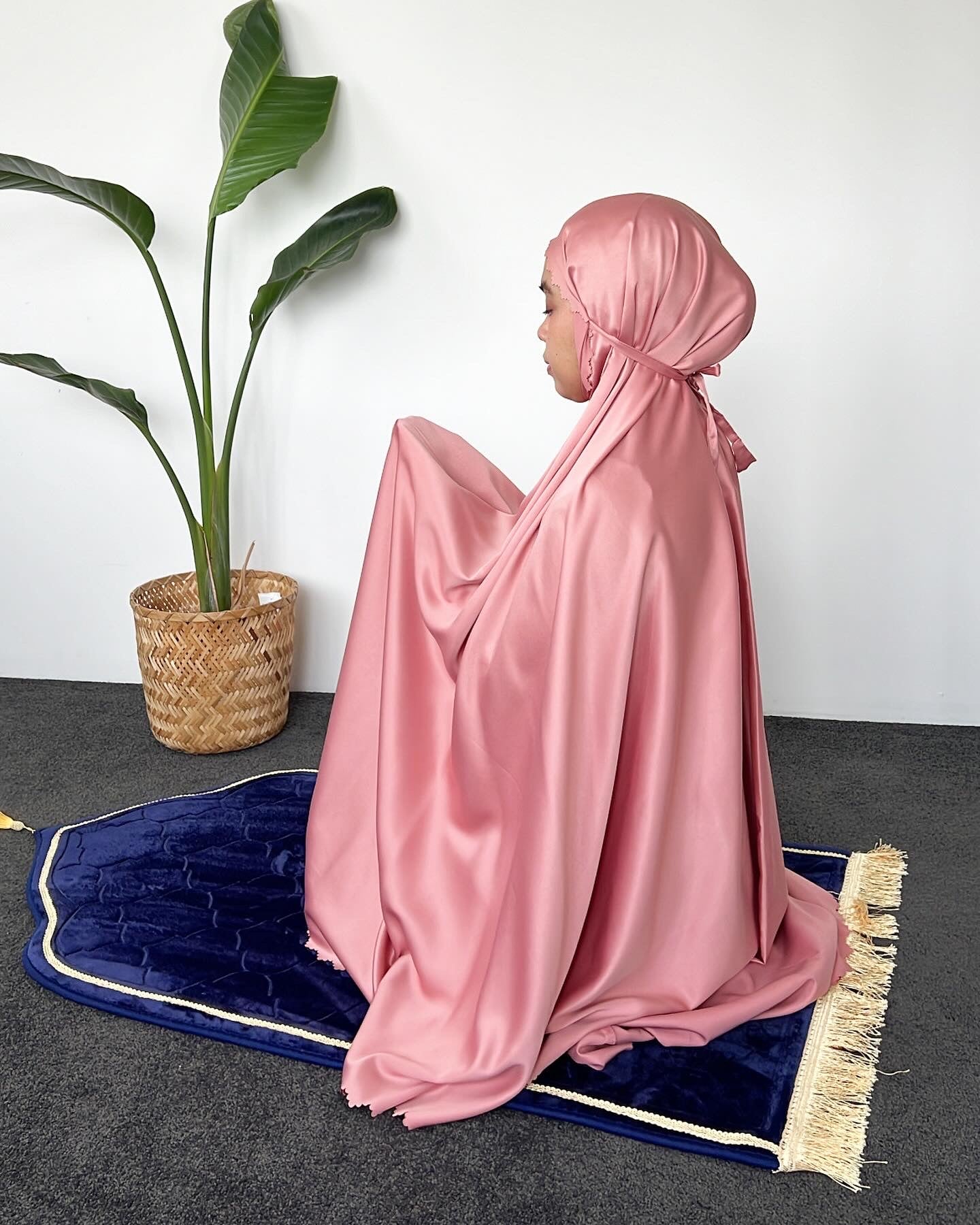 Woman Prayer Clothes - Silky Salmon